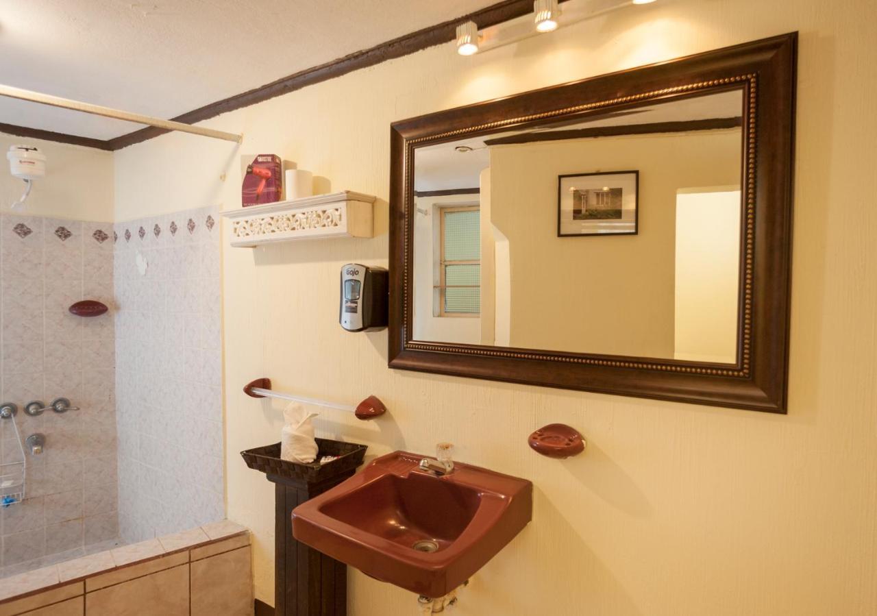Hotel Vintage "Casa Las Flores" 케트살테낭고 외부 사진