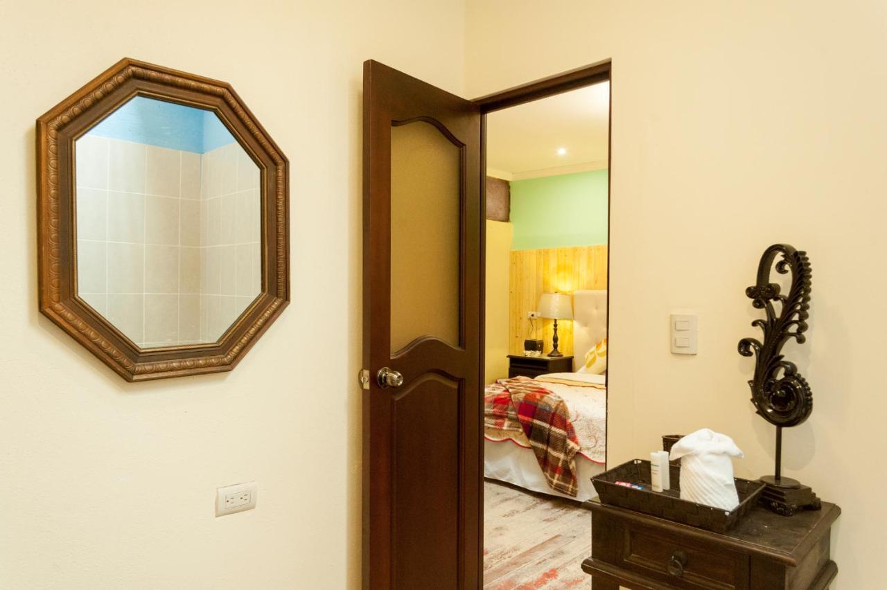 Hotel Vintage "Casa Las Flores" 케트살테낭고 외부 사진